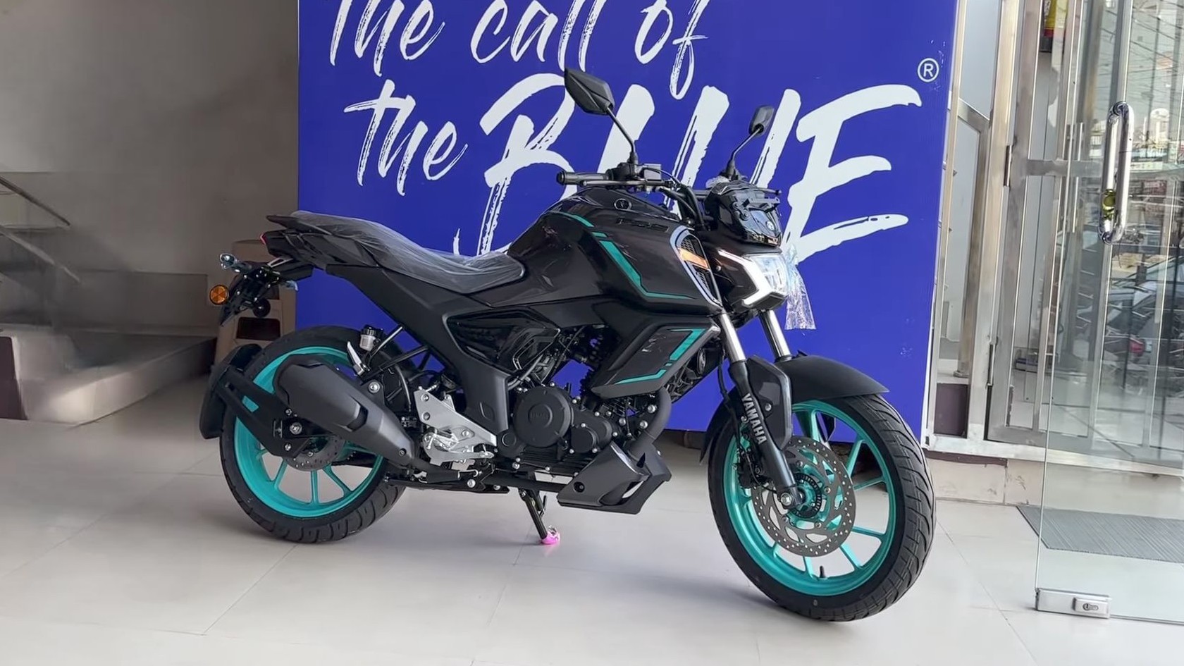 Yamaha FZ-S Hybrid 2025
